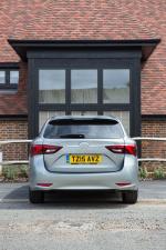 Toyota Avensis Touring Sports 2015 года (UK)